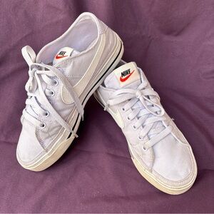 Nike light lavender canvas sport shoes 4 1/2 kicks runners school so-now pastels